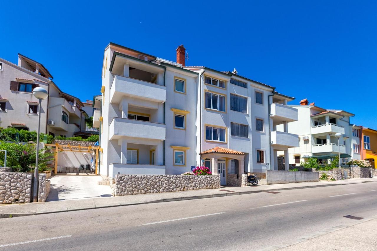 Apartments With A Parking Space Mali Losinj Ngoại thất bức ảnh