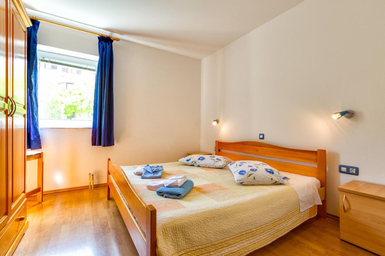 Apartments With A Parking Space Mali Losinj Ngoại thất bức ảnh