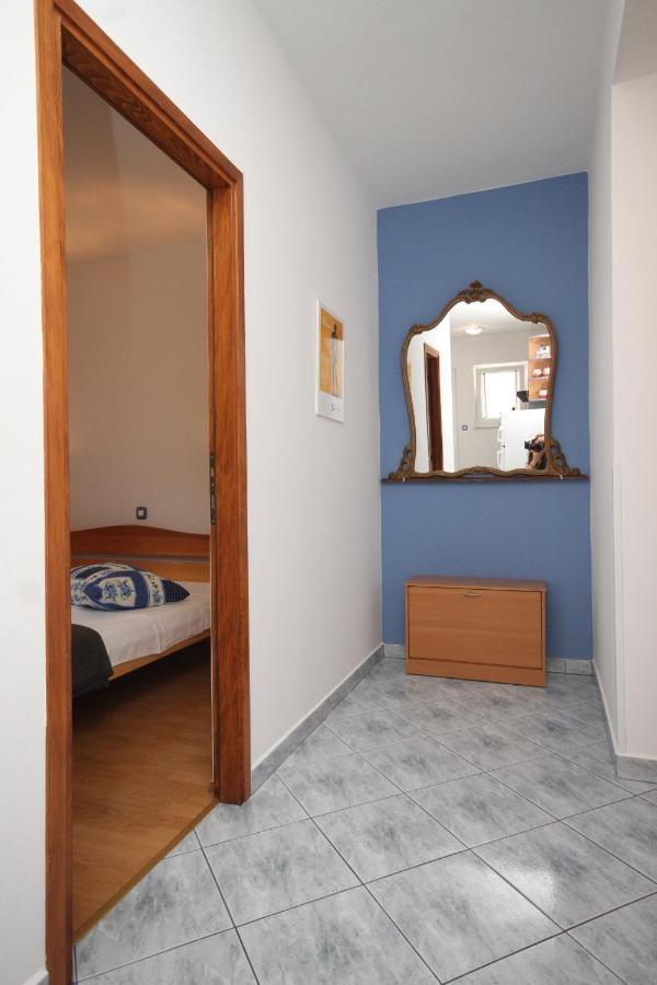 Apartments With A Parking Space Mali Losinj Ngoại thất bức ảnh