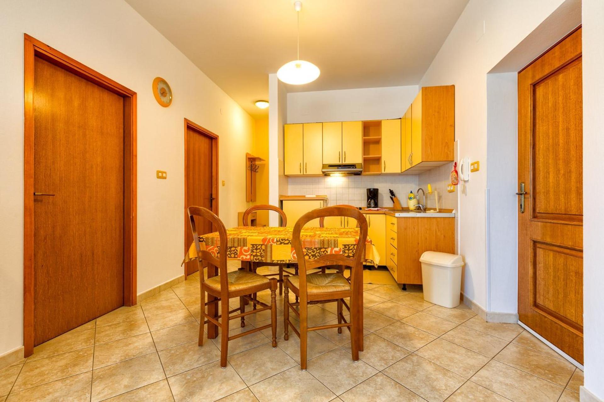 Apartments With A Parking Space Mali Losinj Phòng bức ảnh